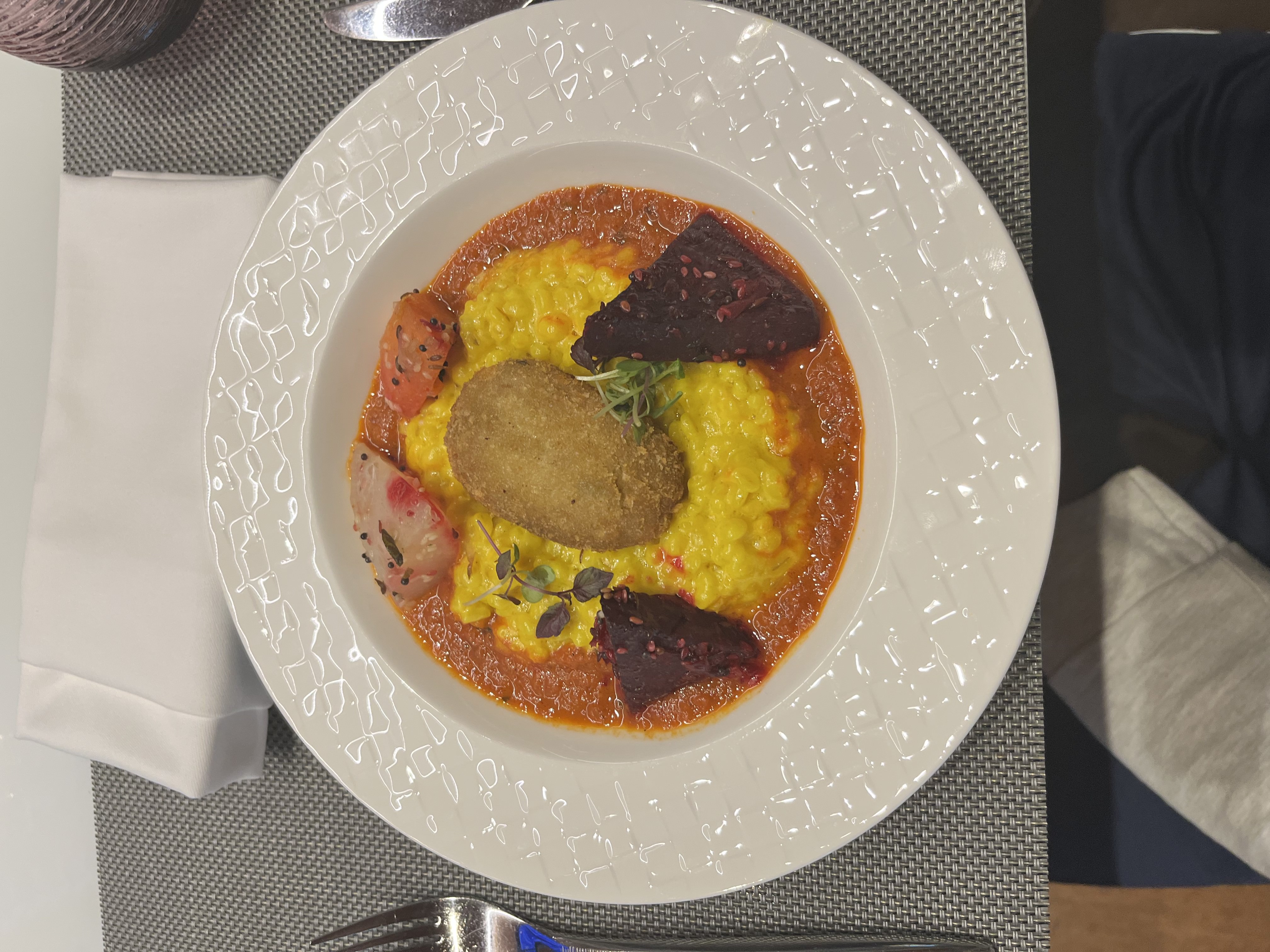 Jul 9, 2022 - iPhone 13 back dual wide camera 5.1mm f/1.6